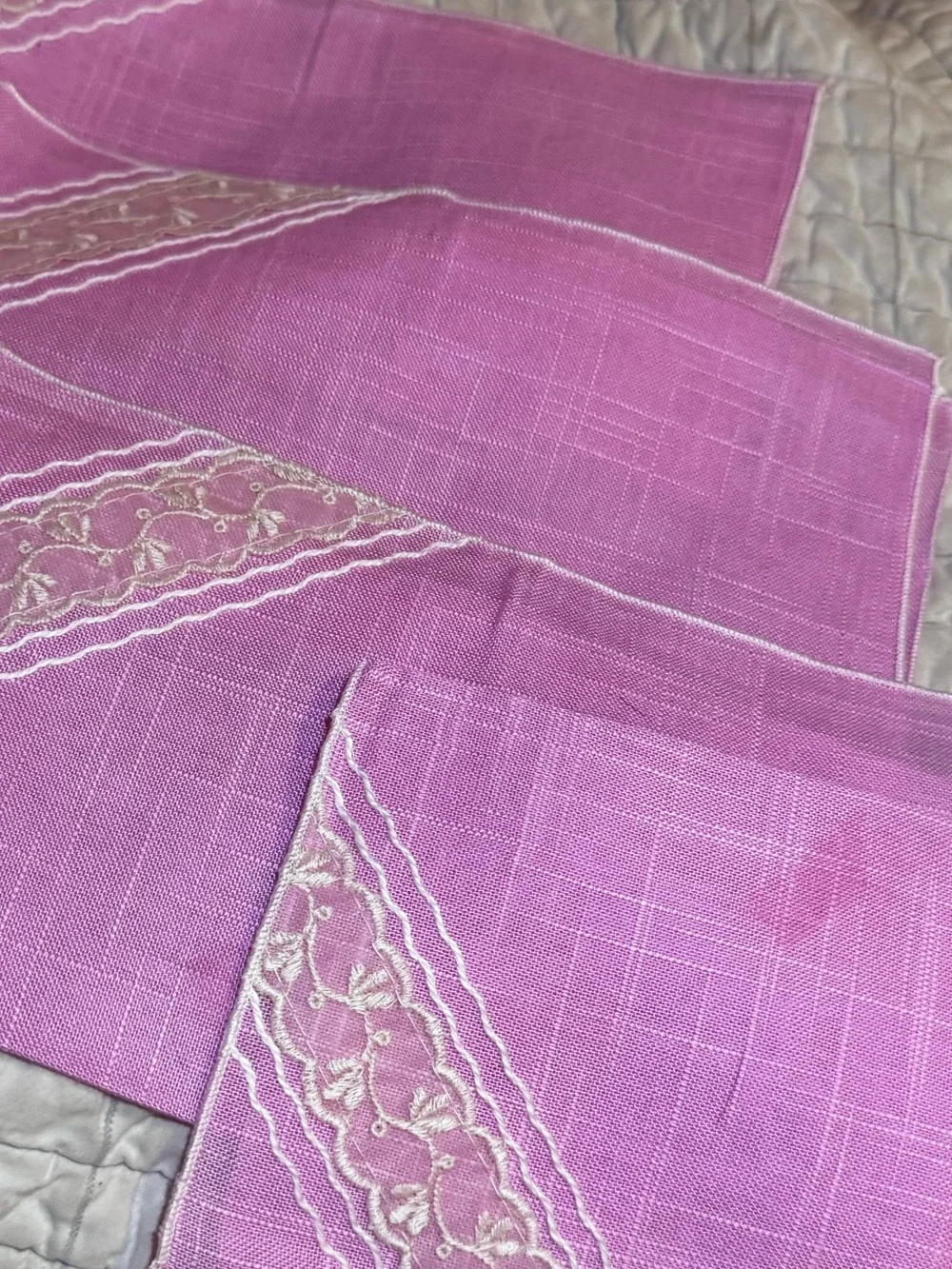 Vintage Pink Cloth Napkins Set of 4 White Embroidered Floral Lace Trim Tea Time
